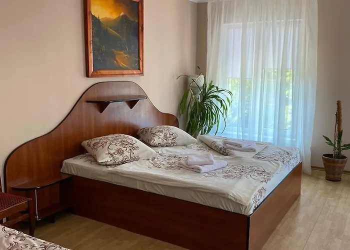 Zoloti Vorota 3*